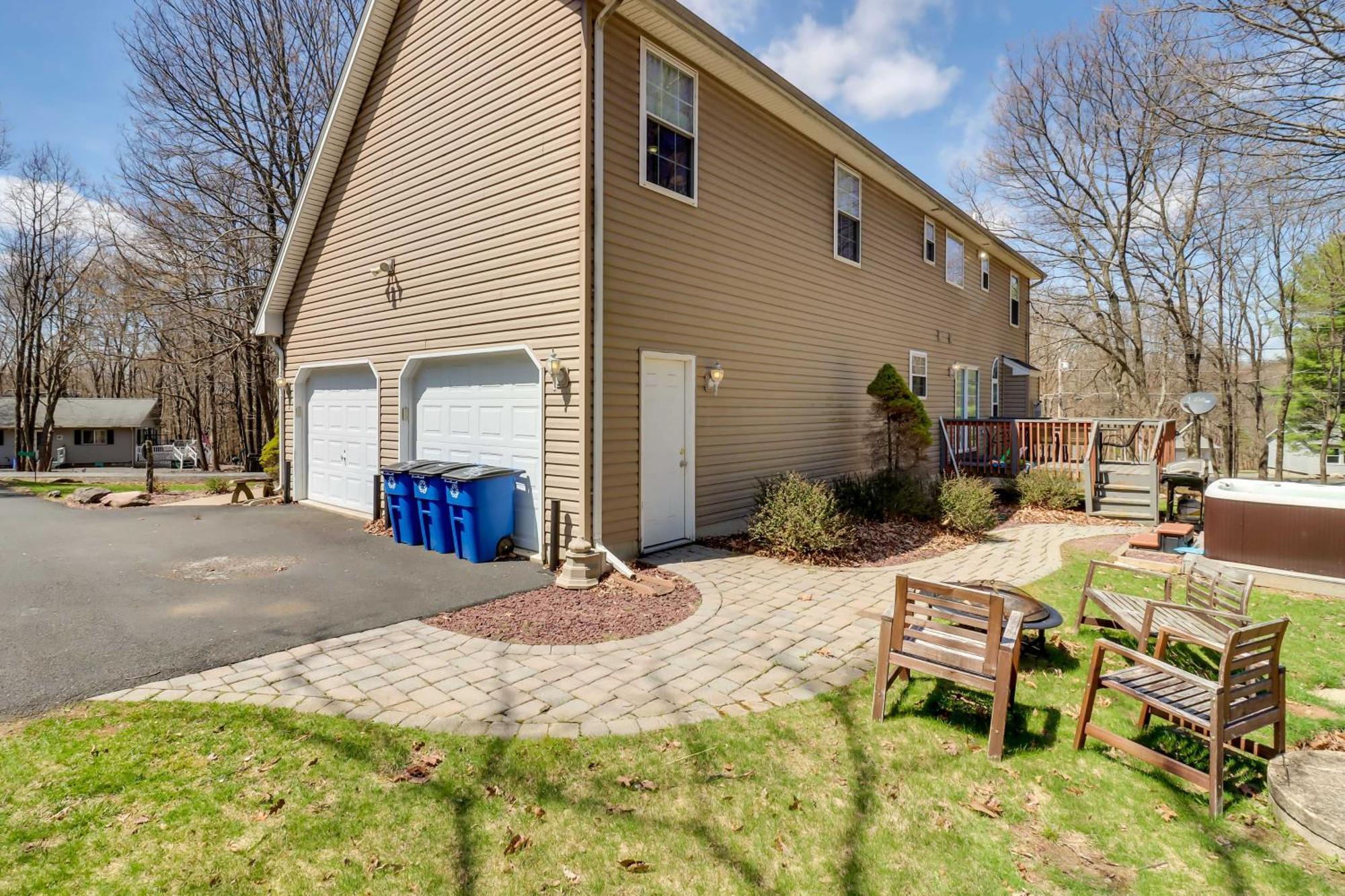 Сasa de vacaciones Spacious Poconos With Game Room, Deck And Hot Tub Albrightsville