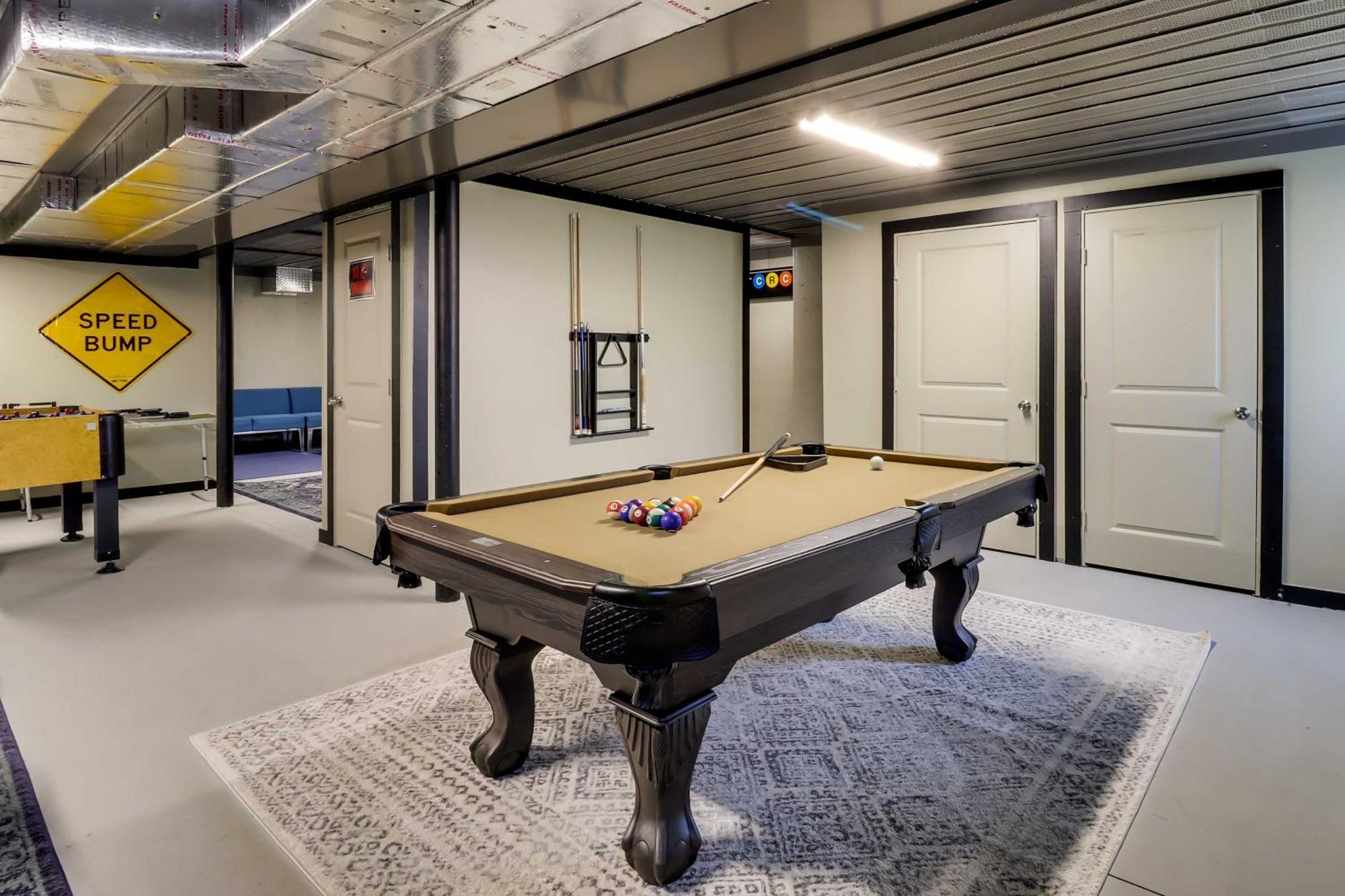 Spacious Poconos With Game Room, Deck And Hot Tub *