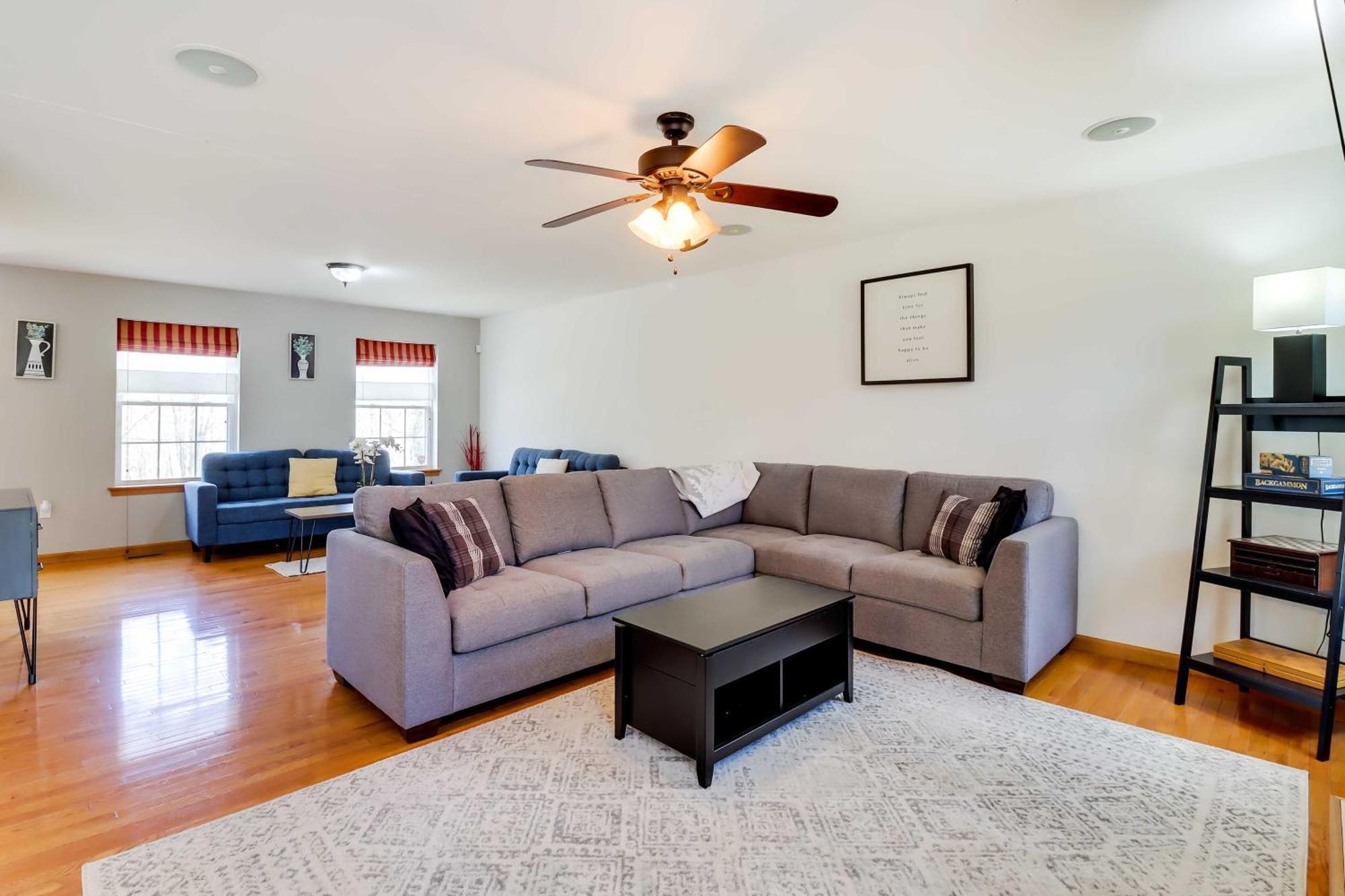Сasa de vacaciones Spacious Poconos With Game Room, Deck And Hot Tub Albrightsville
